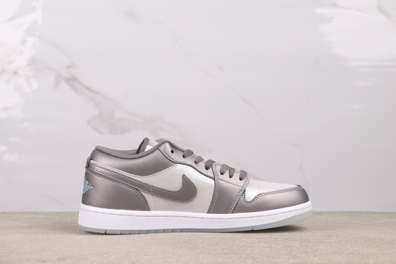 20251115/Nike_251115-1